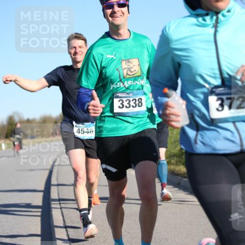 06.04.2025 - 44. Internationalen Wilhelmsburger Insellauf Jannik Wohlers http://msf.ph/oto/7610067 06.04.2025 09:24:29 Laufen 4546, 3338, 3721 meine-sportfotos.de