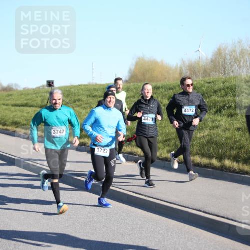06.04.2025 - 44. Internationalen Wilhelmsburger Insellauf Jannik Wohlers http://msf.ph/oto/7610102 06.04.2025 09:25:25 Laufen 3742, 3727, 4471, 4472, 3596 meine-sportfotos.de