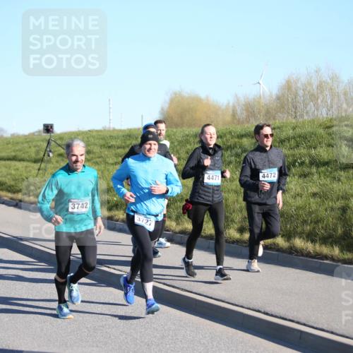 06.04.2025 - 44. Internationalen Wilhelmsburger Insellauf Jannik Wohlers http://msf.ph/oto/7610107 06.04.2025 09:25:25 Laufen 3742, 3727, 4471, 4472 meine-sportfotos.de