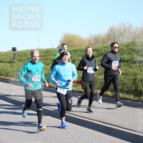 06.04.2025 - 44. Internationalen Wilhelmsburger Insellauf Jannik Wohlers http://msf.ph/oto/7610113 06.04.2025 09:25:25 Laufen 3742, 3727, 4471, 4472 meine-sportfotos.de