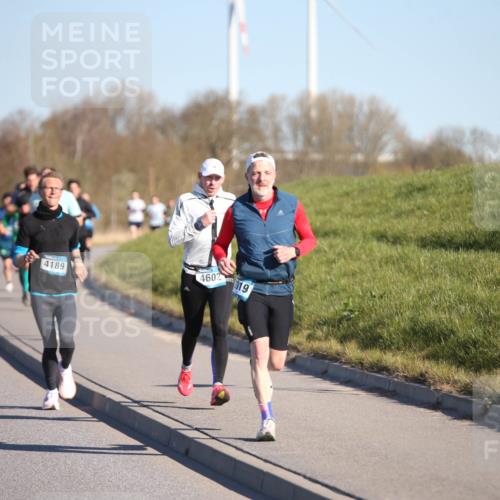 06.04.2025 - 44. Internationalen Wilhelmsburger Insellauf Jannik Wohlers http://msf.ph/oto/7610119 06.04.2025 09:25:26 Laufen 3588, 4189, 4602, 019 meine-sportfotos.de