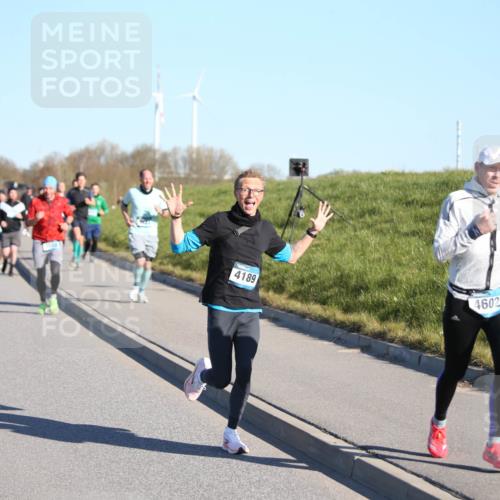 06.04.2025 - 44. Internationalen Wilhelmsburger Insellauf Jannik Wohlers http://msf.ph/oto/7610174 06.04.2025 09:25:31 Laufen 4189, 4602 meine-sportfotos.de