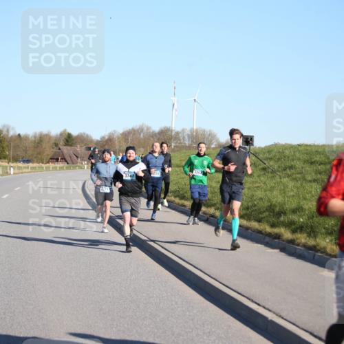 06.04.2025 - 44. Internationalen Wilhelmsburger Insellauf Jannik Wohlers http://msf.ph/oto/7610241 06.04.2025 09:25:36 Laufen 4271, 3747, 3174, 3267, 3588 meine-sportfotos.de
