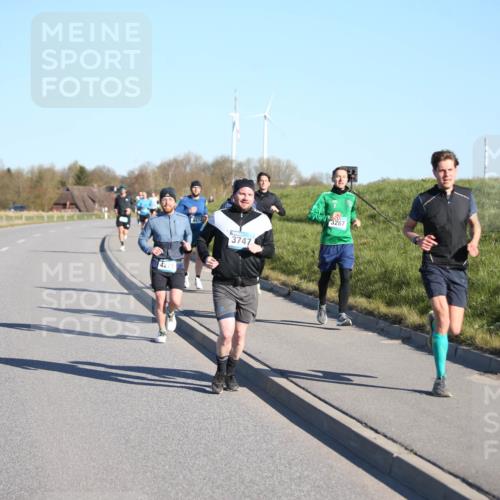 06.04.2025 - 44. Internationalen Wilhelmsburger Insellauf Jannik Wohlers http://msf.ph/oto/7610243 06.04.2025 09:25:37 Laufen 427, 4272, 3747, 3267 meine-sportfotos.de