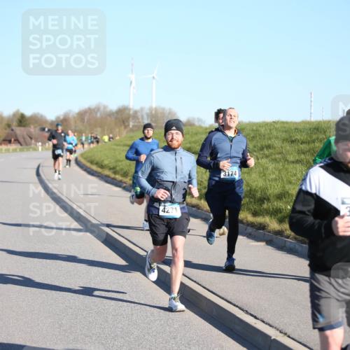 06.04.2025 - 44. Internationalen Wilhelmsburger Insellauf Jannik Wohlers http://msf.ph/oto/7610270 06.04.2025 09:25:39 Laufen 4271, 3174, 3747 meine-sportfotos.de