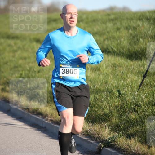 06.04.2025 - 44. Internationalen Wilhelmsburger Insellauf Jannik Wohlers http://msf.ph/oto/7610347 06.04.2025 09:25:48 Laufen 3806 meine-sportfotos.de