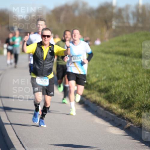 06.04.2025 - 44. Internationalen Wilhelmsburger Insellauf Jannik Wohlers http://msf.ph/oto/7610356 06.04.2025 09:25:51 Laufen 5206, 4559 meine-sportfotos.de
