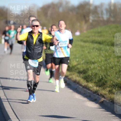 06.04.2025 - 44. Internationalen Wilhelmsburger Insellauf Jannik Wohlers http://msf.ph/oto/7610358 06.04.2025 09:25:51 Laufen 5206, 4559 meine-sportfotos.de