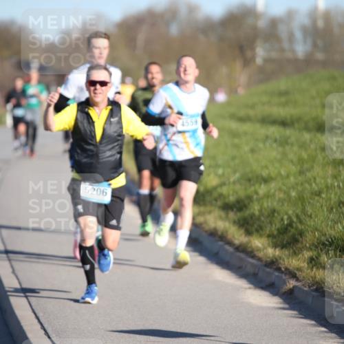 06.04.2025 - 44. Internationalen Wilhelmsburger Insellauf Jannik Wohlers http://msf.ph/oto/7610363 06.04.2025 09:25:51 Laufen 5206, 4559 meine-sportfotos.de