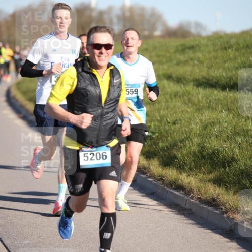 06.04.2025 - 44. Internationalen Wilhelmsburger Insellauf Jannik Wohlers http://msf.ph/oto/7610394 06.04.2025 09:25:54 Laufen 5206, 559 meine-sportfotos.de