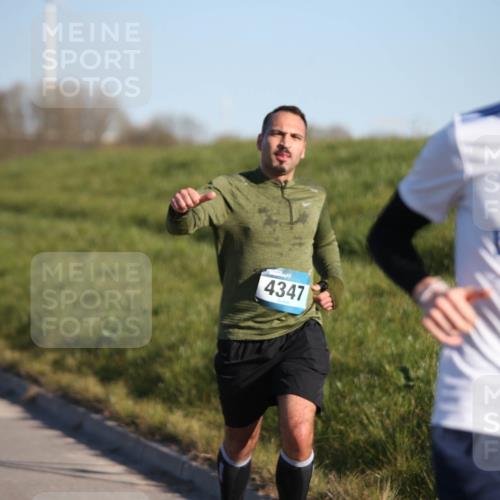 06.04.2025 - 44. Internationalen Wilhelmsburger Insellauf Jannik Wohlers http://msf.ph/oto/7610410 06.04.2025 09:25:56 Laufen 4347, 3297 meine-sportfotos.de