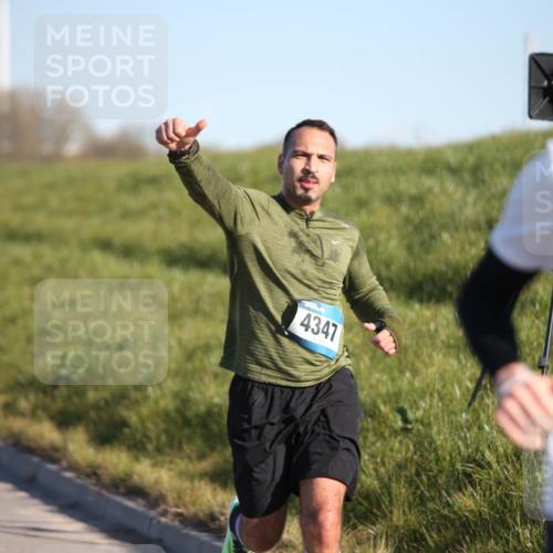 06.04.2025 - 44. Internationalen Wilhelmsburger Insellauf Jannik Wohlers http://msf.ph/oto/7610415 06.04.2025 09:25:56 Laufen 4347, 32 meine-sportfotos.de