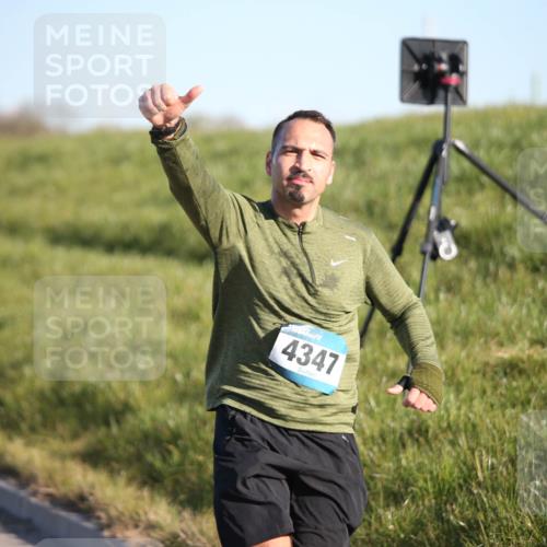 06.04.2025 - 44. Internationalen Wilhelmsburger Insellauf Jannik Wohlers http://msf.ph/oto/7610428 06.04.2025 09:25:57 Laufen 4347 meine-sportfotos.de