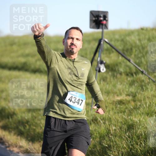 06.04.2025 - 44. Internationalen Wilhelmsburger Insellauf Jannik Wohlers http://msf.ph/oto/7610430 06.04.2025 09:25:57 Laufen 4347 meine-sportfotos.de