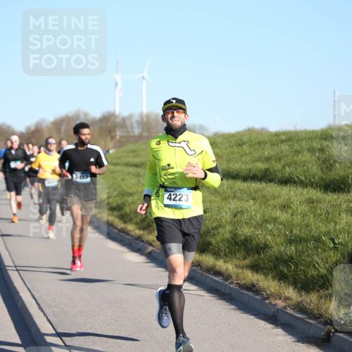06.04.2025 - 44. Internationalen Wilhelmsburger Insellauf Jannik Wohlers http://msf.ph/oto/7610551 06.04.2025 09:26:09 Laufen 4544, 3413, 4223 meine-sportfotos.de