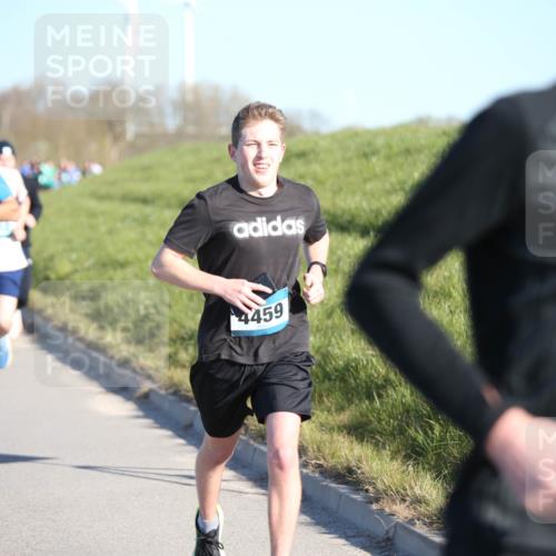06.04.2025 - 44. Internationalen Wilhelmsburger Insellauf Jannik Wohlers http://msf.ph/oto/7610662 06.04.2025 09:26:17 Laufen 4036, 4459, 311 meine-sportfotos.de