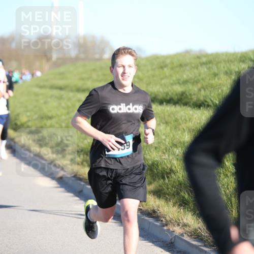 06.04.2025 - 44. Internationalen Wilhelmsburger Insellauf Jannik Wohlers http://msf.ph/oto/7610664 06.04.2025 09:26:17 Laufen 4030 meine-sportfotos.de