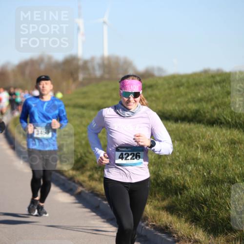 06.04.2025 - 44. Internationalen Wilhelmsburger Insellauf Jannik Wohlers http://msf.ph/oto/7610759 06.04.2025 09:26:25 Laufen 4406, 3453, 4226 meine-sportfotos.de