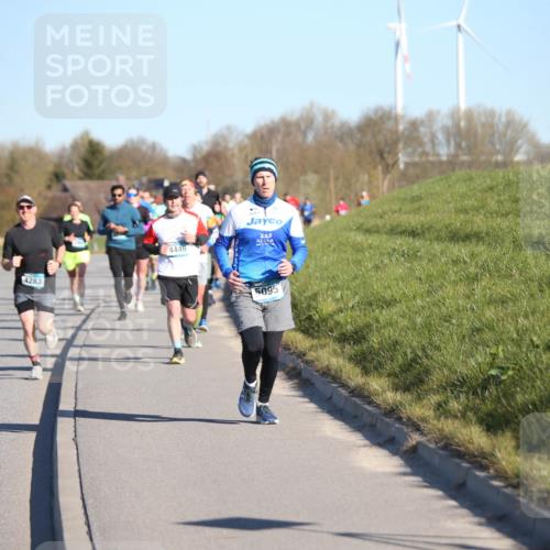 06.04.2025 - 44. Internationalen Wilhelmsburger Insellauf Jannik Wohlers http://msf.ph/oto/7610870 06.04.2025 09:26:35 Laufen 4284, 4283, 4449, 5095 meine-sportfotos.de