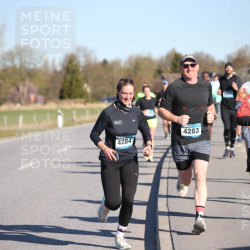 06.04.2025 - 44. Internationalen Wilhelmsburger Insellauf Jannik Wohlers http://msf.ph/oto/7610913 06.04.2025 09:26:38 Laufen 1662, 4284, 4283, 4449 meine-sportfotos.de