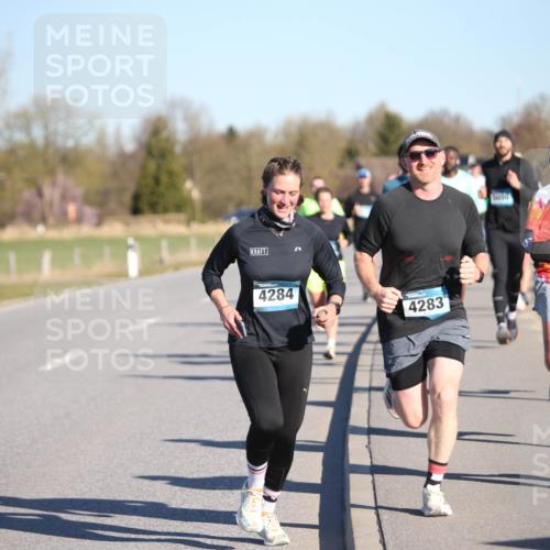 06.04.2025 - 44. Internationalen Wilhelmsburger Insellauf Jannik Wohlers http://msf.ph/oto/7610916 06.04.2025 09:26:38 Laufen 4284, 4449, 4283 meine-sportfotos.de