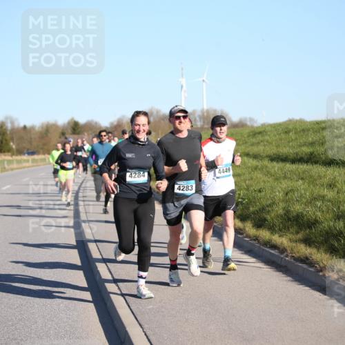 06.04.2025 - 44. Internationalen Wilhelmsburger Insellauf Jannik Wohlers http://msf.ph/oto/7610948 06.04.2025 09:26:40 Laufen 4284, 4283, 4449 meine-sportfotos.de