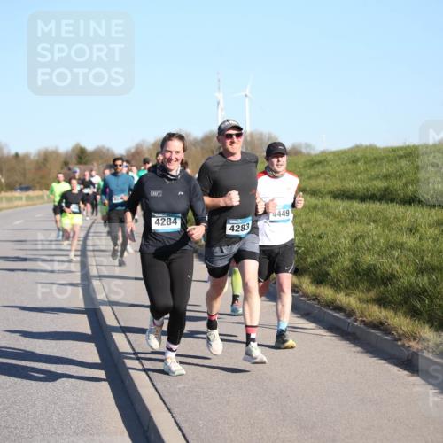06.04.2025 - 44. Internationalen Wilhelmsburger Insellauf Jannik Wohlers http://msf.ph/oto/7610951 06.04.2025 09:26:40 Laufen 450, 4449, 4284, 4283 meine-sportfotos.de