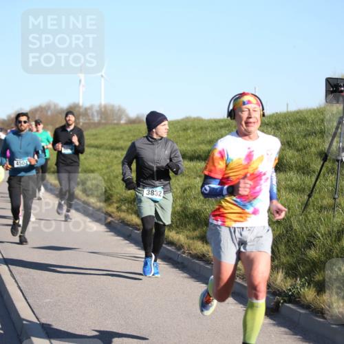 06.04.2025 - 44. Internationalen Wilhelmsburger Insellauf Jannik Wohlers http://msf.ph/oto/7610991 06.04.2025 09:26:42 Laufen 4504, 3832 meine-sportfotos.de