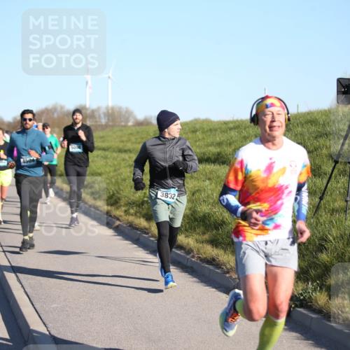 06.04.2025 - 44. Internationalen Wilhelmsburger Insellauf Jannik Wohlers http://msf.ph/oto/7610994 06.04.2025 09:26:42 Laufen 3962, 4504, 5098, 3832 meine-sportfotos.de