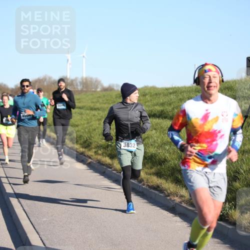 06.04.2025 - 44. Internationalen Wilhelmsburger Insellauf Jannik Wohlers http://msf.ph/oto/7610995 06.04.2025 09:26:42 Laufen 450, 5098, 3832 meine-sportfotos.de