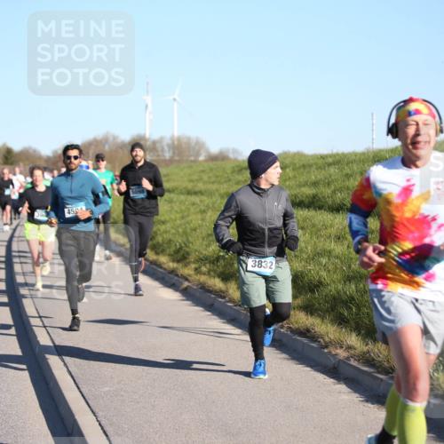 06.04.2025 - 44. Internationalen Wilhelmsburger Insellauf Jannik Wohlers http://msf.ph/oto/7610998 06.04.2025 09:26:42 Laufen 396, 450, 5098, 3832 meine-sportfotos.de