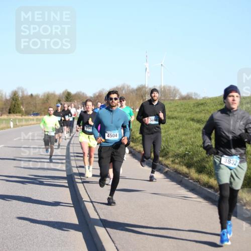 06.04.2025 - 44. Internationalen Wilhelmsburger Insellauf Jannik Wohlers http://msf.ph/oto/7611006 06.04.2025 09:26:43 Laufen 396, 4504, 5098, 3832 meine-sportfotos.de