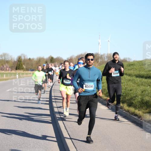 06.04.2025 - 44. Internationalen Wilhelmsburger Insellauf Jannik Wohlers http://msf.ph/oto/7611020 06.04.2025 09:26:43 Laufen 3962, 4504, 5098, 383 meine-sportfotos.de