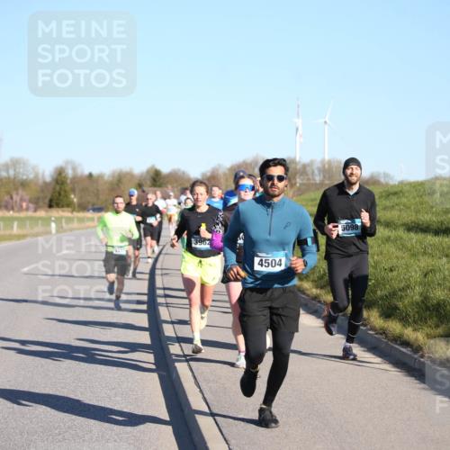 06.04.2025 - 44. Internationalen Wilhelmsburger Insellauf Jannik Wohlers http://msf.ph/oto/7611022 06.04.2025 09:26:43 Laufen 3962, 4504, 5098, 3 meine-sportfotos.de