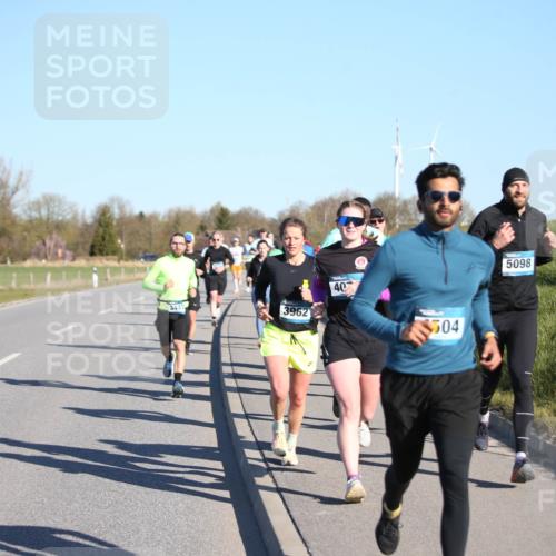 06.04.2025 - 44. Internationalen Wilhelmsburger Insellauf Jannik Wohlers http://msf.ph/oto/7611027 06.04.2025 09:26:44 Laufen 3447, 3962, 40, 504, 5098 meine-sportfotos.de