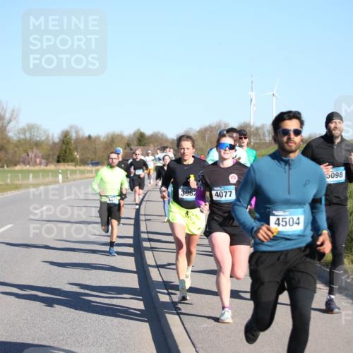 06.04.2025 - 44. Internationalen Wilhelmsburger Insellauf Jannik Wohlers http://msf.ph/oto/7611029 06.04.2025 09:26:44 Laufen 34, 17, 3962, 4077, 4504, 5098 meine-sportfotos.de