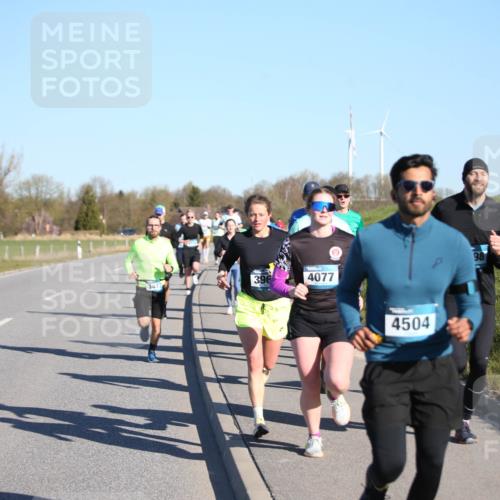 06.04.2025 - 44. Internationalen Wilhelmsburger Insellauf Jannik Wohlers http://msf.ph/oto/7611032 06.04.2025 09:26:44 Laufen 396, 4077, 3447, 4504, 98 meine-sportfotos.de