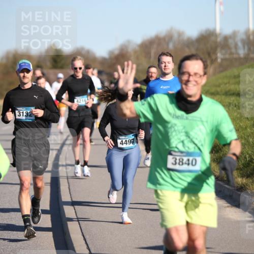 06.04.2025 - 44. Internationalen Wilhelmsburger Insellauf Jannik Wohlers http://msf.ph/oto/7611044 06.04.2025 09:26:46 Laufen 3447, 3132, 4216, 4497, 3840, 37 meine-sportfotos.de