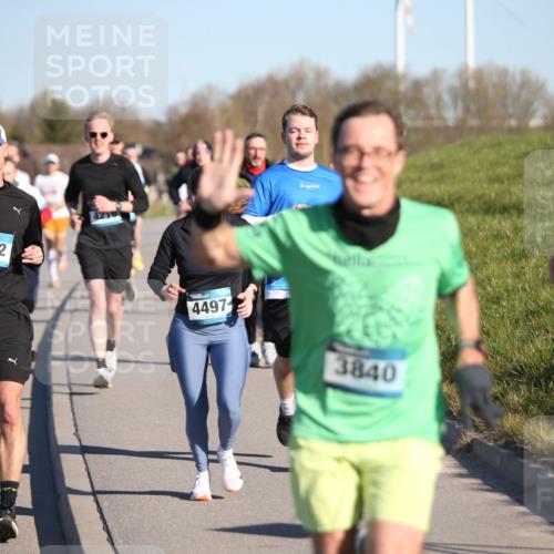 06.04.2025 - 44. Internationalen Wilhelmsburger Insellauf Jannik Wohlers http://msf.ph/oto/7611051 06.04.2025 09:26:47 Laufen 132, 4497, 3840, 3760 meine-sportfotos.de