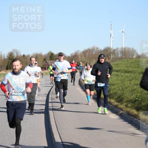 06.04.2025 - 44. Internationalen Wilhelmsburger Insellauf Jannik Wohlers http://msf.ph/oto/7611112 06.04.2025 09:26:52 Laufen 4556, 3319, 1563, 3672, 3460, 130 meine-sportfotos.de
