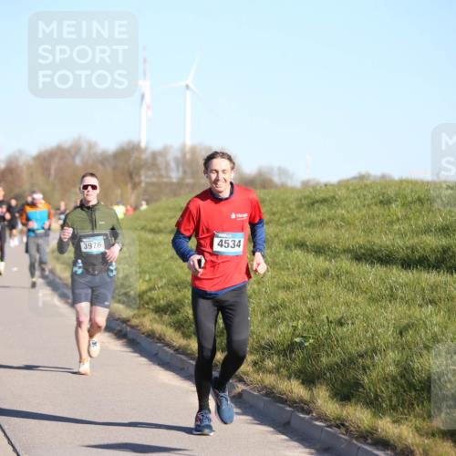 06.04.2025 - 44. Internationalen Wilhelmsburger Insellauf Jannik Wohlers http://msf.ph/oto/7611187 06.04.2025 09:27:00 Laufen 3346, 3976, 4534 meine-sportfotos.de