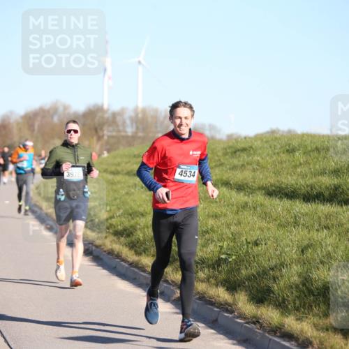 06.04.2025 - 44. Internationalen Wilhelmsburger Insellauf Jannik Wohlers http://msf.ph/oto/7611192 06.04.2025 09:27:00 Laufen 3346, 3976, 4534 meine-sportfotos.de