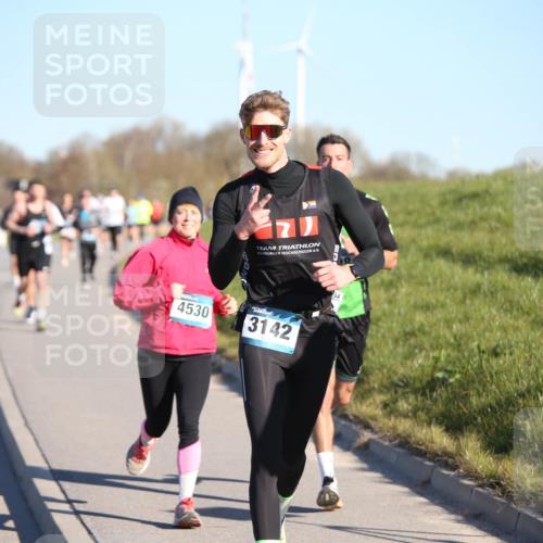 06.04.2025 - 44. Internationalen Wilhelmsburger Insellauf Jannik Wohlers http://msf.ph/oto/7611298 06.04.2025 09:27:09 Laufen 4530, 3142 meine-sportfotos.de
