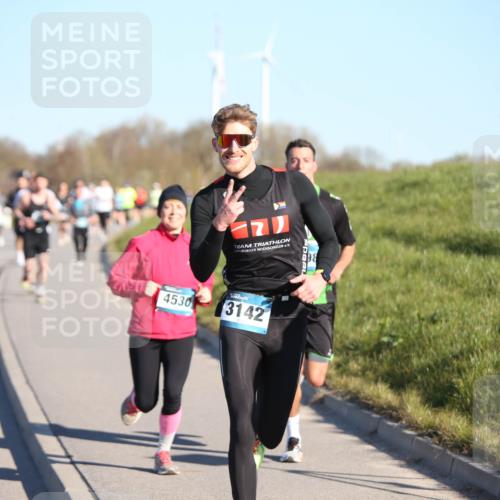 06.04.2025 - 44. Internationalen Wilhelmsburger Insellauf Jannik Wohlers http://msf.ph/oto/7611301 06.04.2025 09:27:10 Laufen 17, 098, 2, 4530, 3142 meine-sportfotos.de