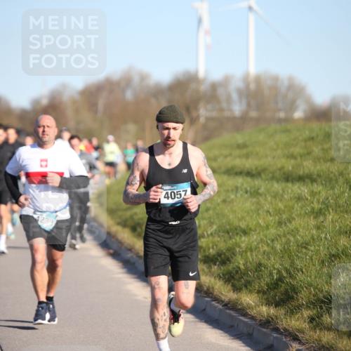 06.04.2025 - 44. Internationalen Wilhelmsburger Insellauf Jannik Wohlers http://msf.ph/oto/7611350 06.04.2025 09:27:14 Laufen 4233, 4057, 390 meine-sportfotos.de