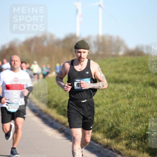 06.04.2025 - 44. Internationalen Wilhelmsburger Insellauf Jannik Wohlers http://msf.ph/oto/7611364 06.04.2025 09:27:14 Laufen 4233 meine-sportfotos.de