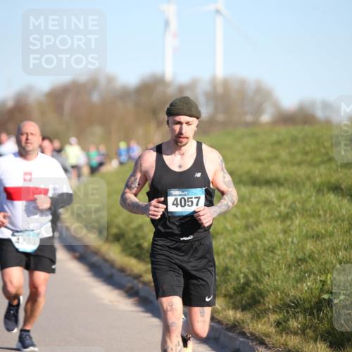 06.04.2025 - 44. Internationalen Wilhelmsburger Insellauf Jannik Wohlers http://msf.ph/oto/7611366 06.04.2025 09:27:14 Laufen 4233, 4057, 390 meine-sportfotos.de