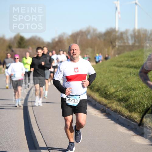 06.04.2025 - 44. Internationalen Wilhelmsburger Insellauf Jannik Wohlers http://msf.ph/oto/7611374 06.04.2025 09:27:16 Laufen 4233, 4057 meine-sportfotos.de