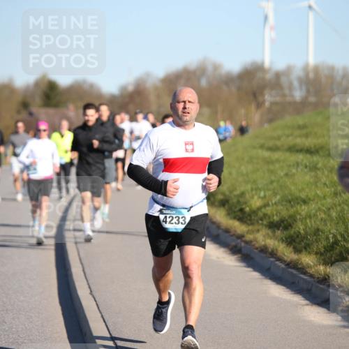 06.04.2025 - 44. Internationalen Wilhelmsburger Insellauf Jannik Wohlers http://msf.ph/oto/7611379 06.04.2025 09:27:16 Laufen 4233, 46, 16 meine-sportfotos.de