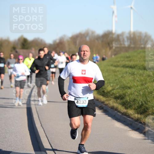 06.04.2025 - 44. Internationalen Wilhelmsburger Insellauf Jannik Wohlers http://msf.ph/oto/7611384 06.04.2025 09:27:16 Laufen 4233 meine-sportfotos.de